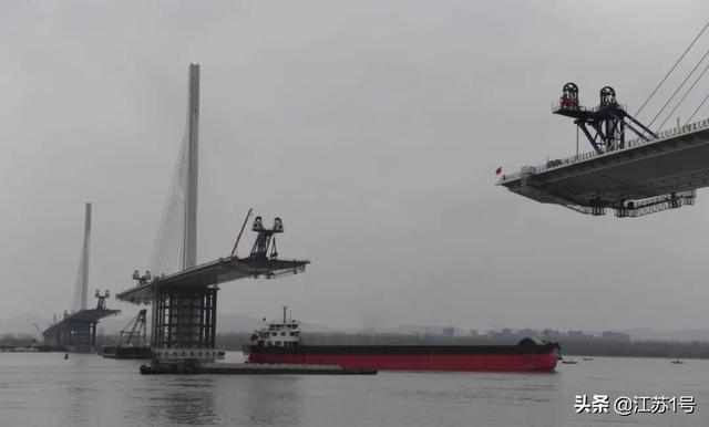 f4279ae135524796b262700351ebd720.jpg 跟著中辦國辦調(diào)研江蘇復(fù)工復(fù)產(chǎn) | 一座特大城市的“復(fù)活”之路